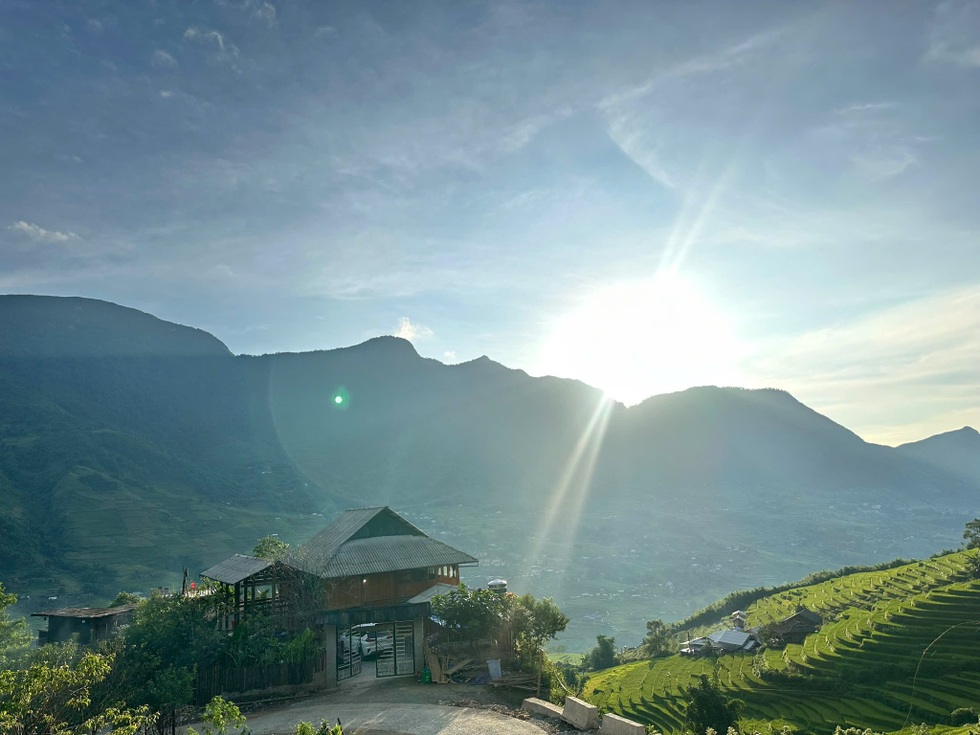 Cô gái ở Sa Pa nói tiếng Anh như gió đổi đời thành bà chủ, có ô tô riêng - 5