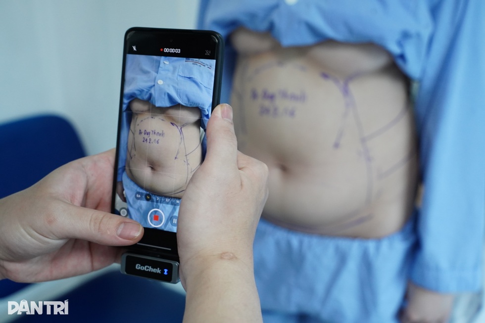 Bác sĩ ngày mổ, đêm học sản xuất video ở tuổi ngũ tuần - 5