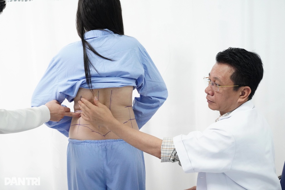 Bác sĩ ngày mổ, đêm học sản xuất video ở tuổi ngũ tuần - 6