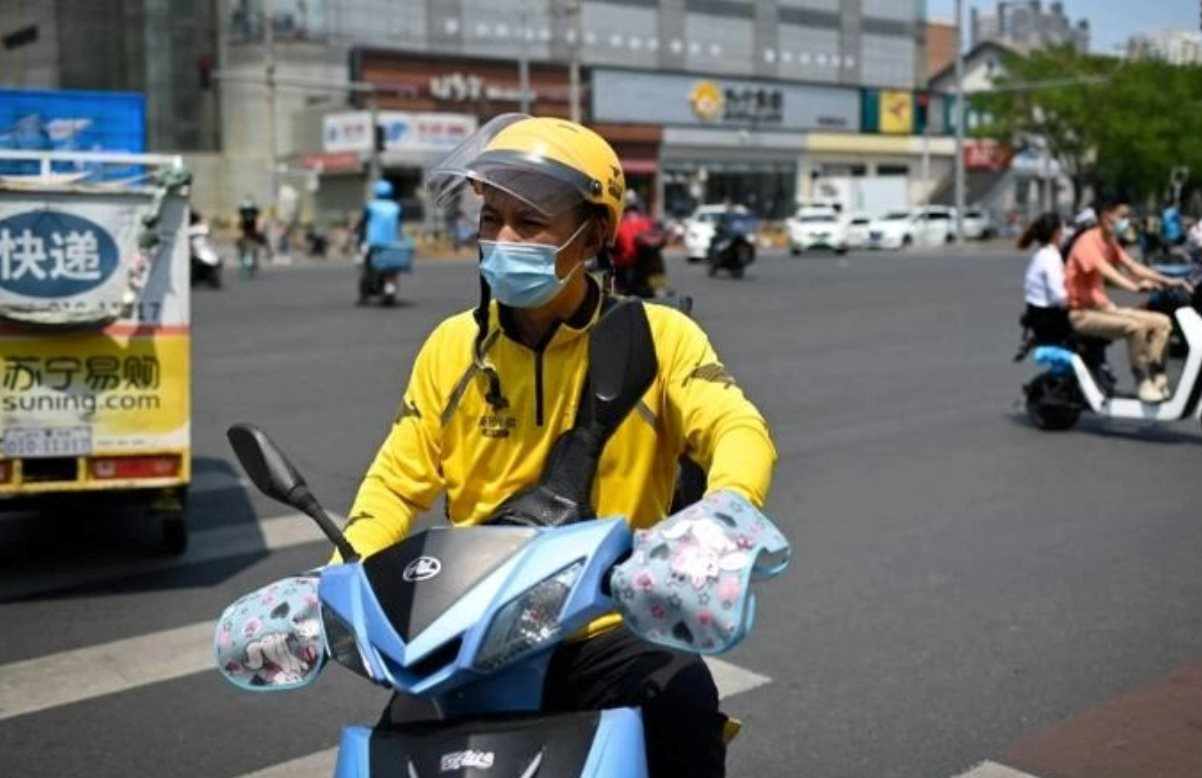 Cám cảnh nghề shipper: Làm việc 17 tiếng/ngày, chỉ kịp ăn 1 bữa, mỗi đơn được 12 nghìn đồng- Ảnh 3.