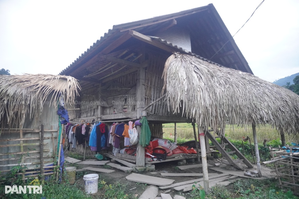 Mảnh đời tăm tối trong túp lều của người vợ khờ chăm chồng tai nạn - 4