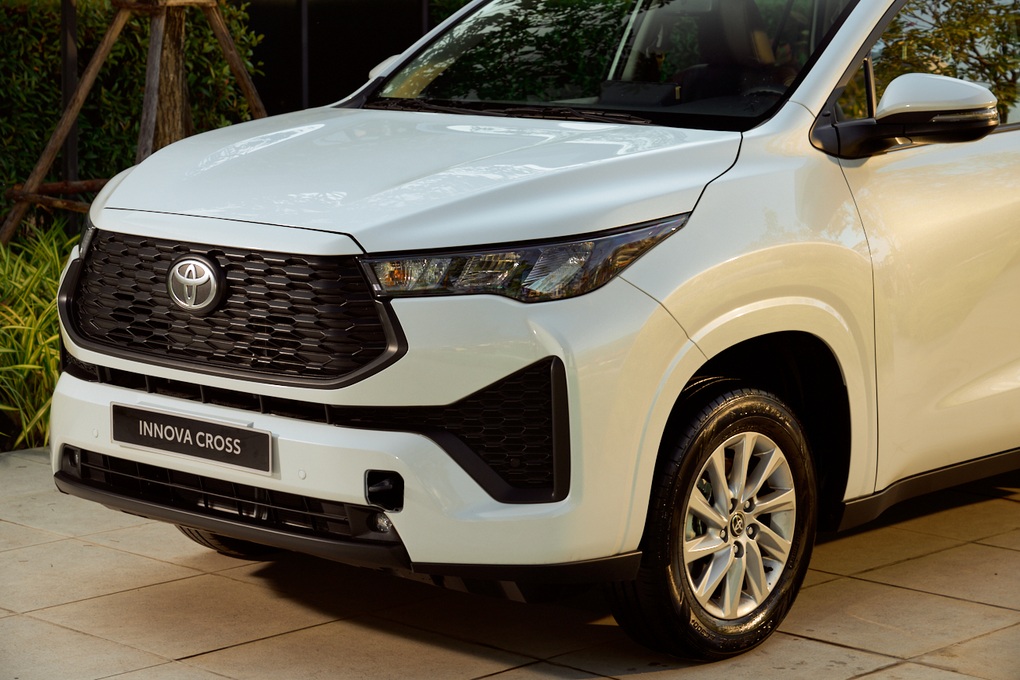 Toyota Innova Cross 2.0G: Lựa chọn phù hợp cả doanh nghiệp và gia đình - 2