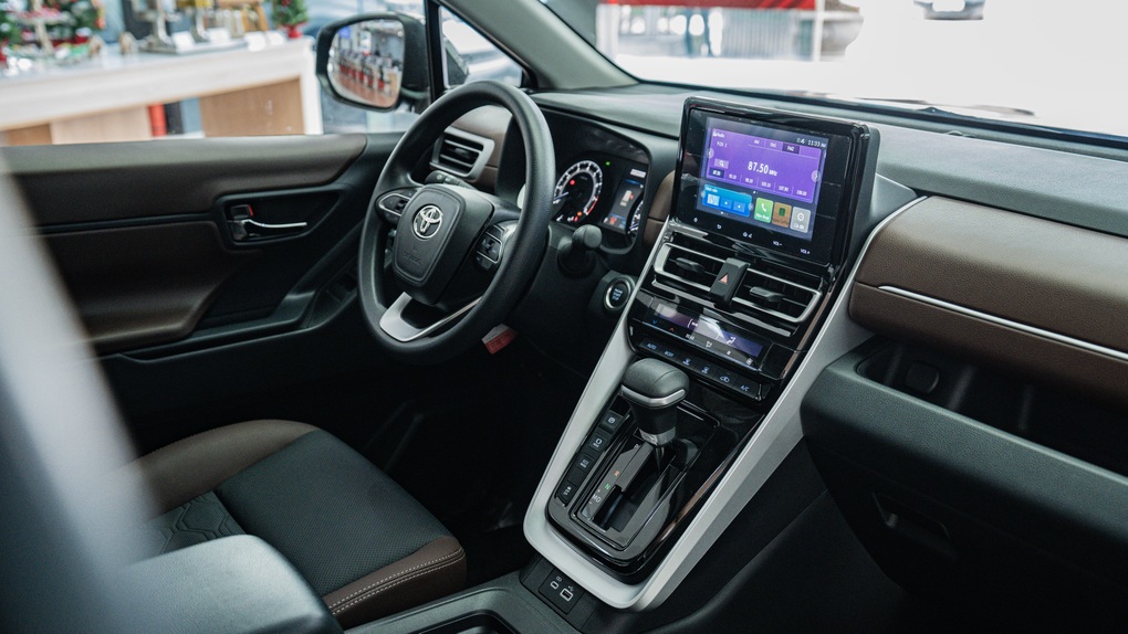 Toyota Innova Cross 2.0G: Lựa chọn phù hợp cả doanh nghiệp và gia đình - 3