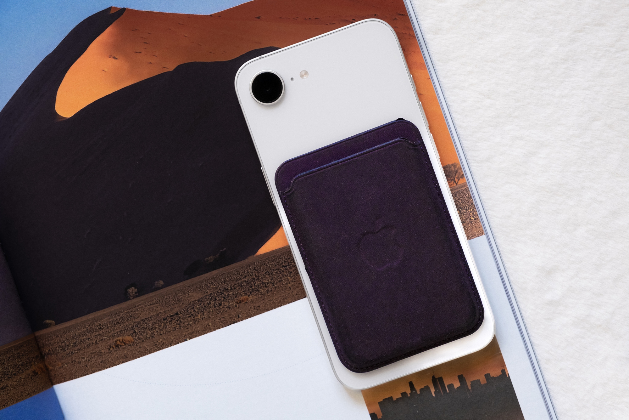 Mở hộp iPhone 17e đầu tiên tại Việt Nam: Màu trắng nổi bật, cấu hình mạnh với chip A19- Ảnh 11.