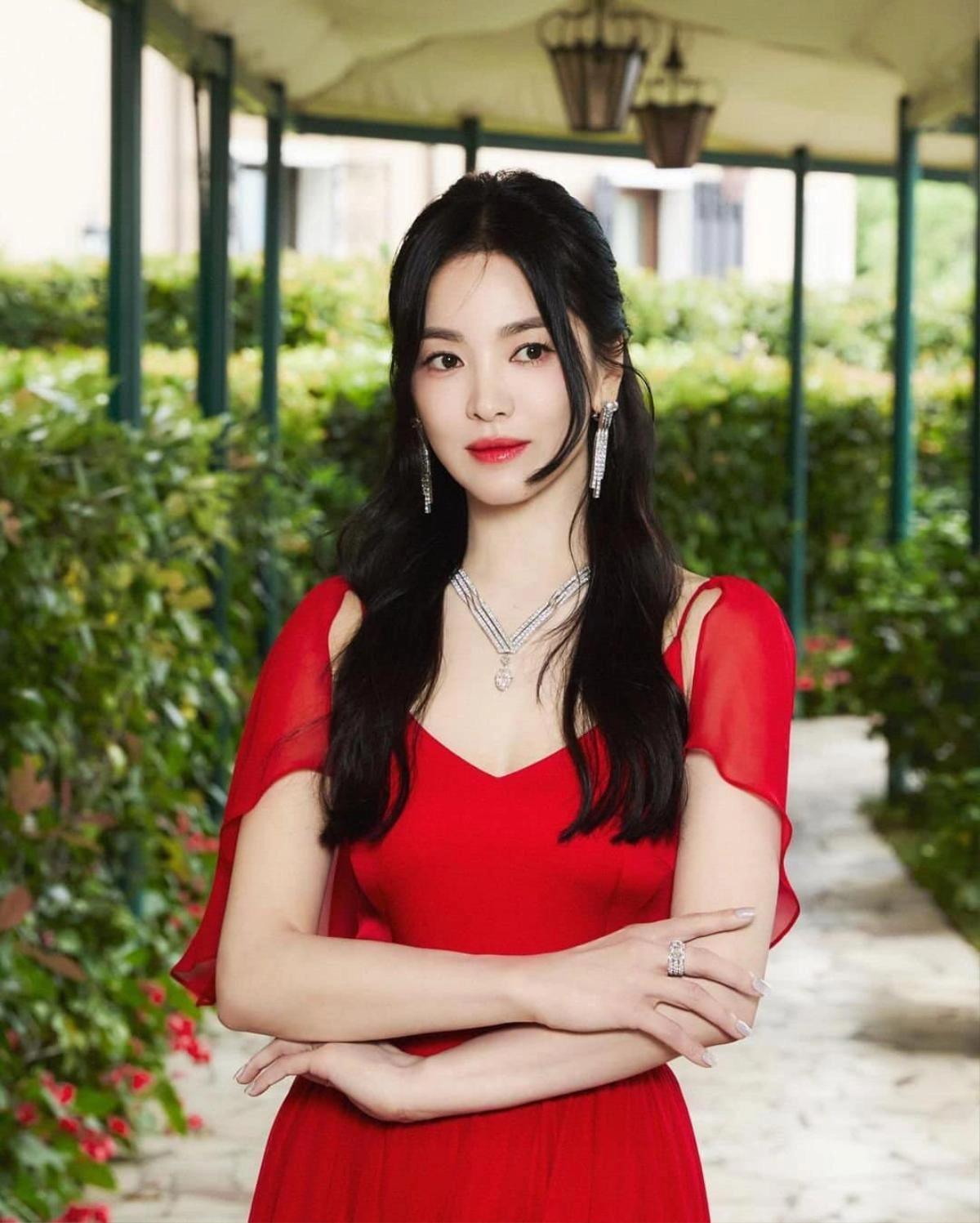 Song Hye Kyo phải chuồn vội khỏi phòng tắm công cộng chỉ vì gặp một người phụ nữ- Ảnh 5.