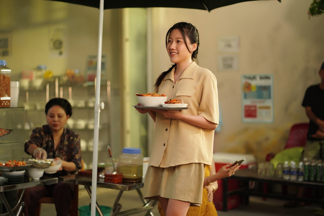 Em gái Trấn Thành hậu giảm 12kg: Nhan sắc thăng hạng phi mã, gu thời trang lên hương, nhận mưa lời khen vì mặc đẹp- Ảnh 2.