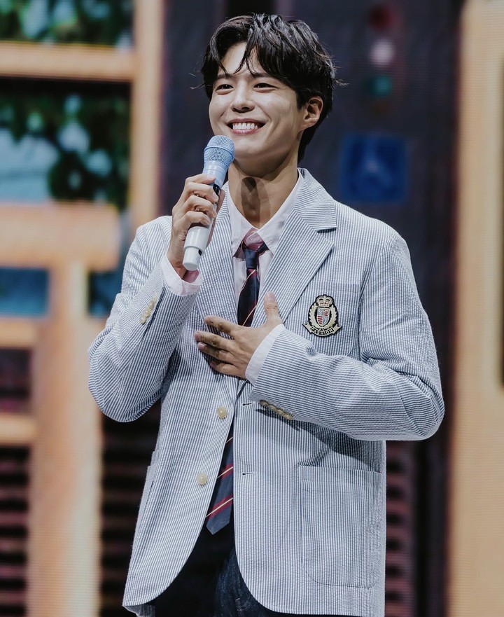 Park Bo Gum có khả năng ca hát, bơi lội ấn tượng.
