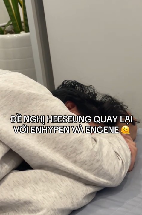 Mỹ nam khiến cả cõi mạng “khóc ròng”: Gương mặt đỉnh cao siêu thực, thông báo rời nhóm làm cả triệu người sửng sốt- Ảnh 3.