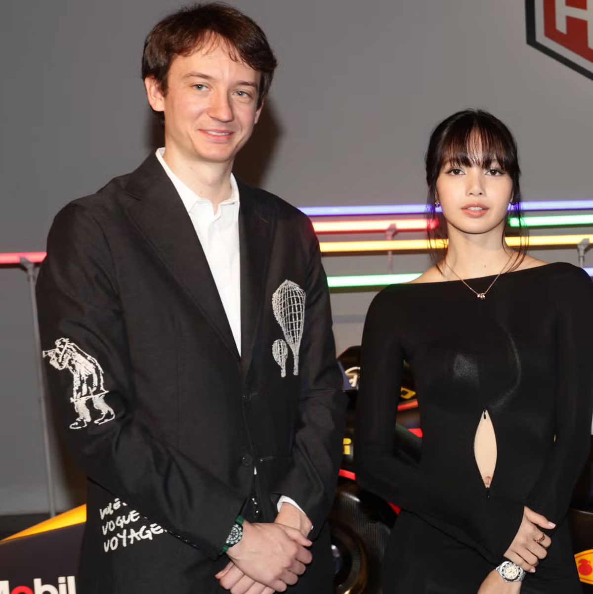 Xôn xao clip bạn trai Lisa (BLACKPINK) hẹn hò tình mới, động thái của nữ ca sĩ mới đáng bàn- Ảnh 2.