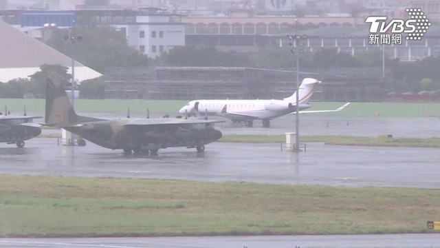 Xôn xao clip bạn trai Lisa (BLACKPINK) hẹn hò tình mới, động thái của nữ ca sĩ mới đáng bàn- Ảnh 3.