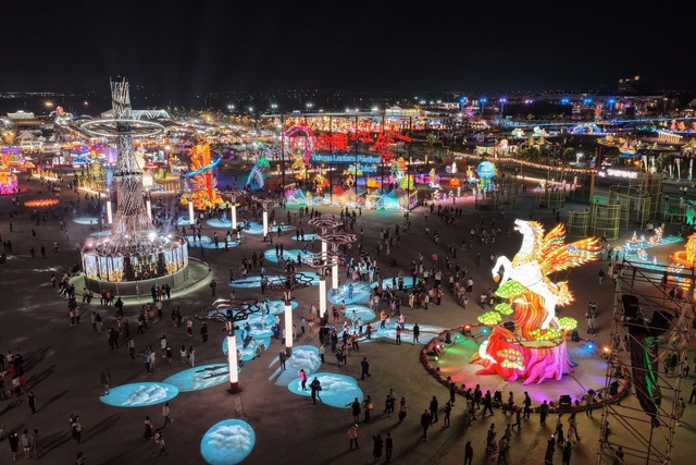 Áo dài, cờ Tổ quốc xuất hiện tại Lễ hội đèn lồng Gia Nghĩa, Đài Loan- Ảnh 8.