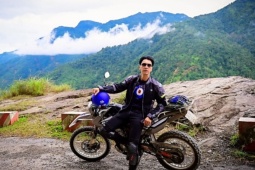 Chủ tịch Trần Hùng Huy chinh phục cung đường hiểm trở ở Hà Giang