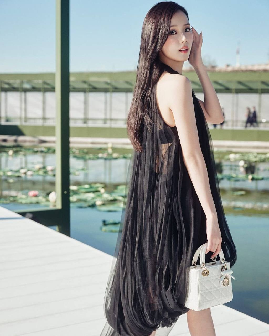 Jennie - Lisa xứng danh 