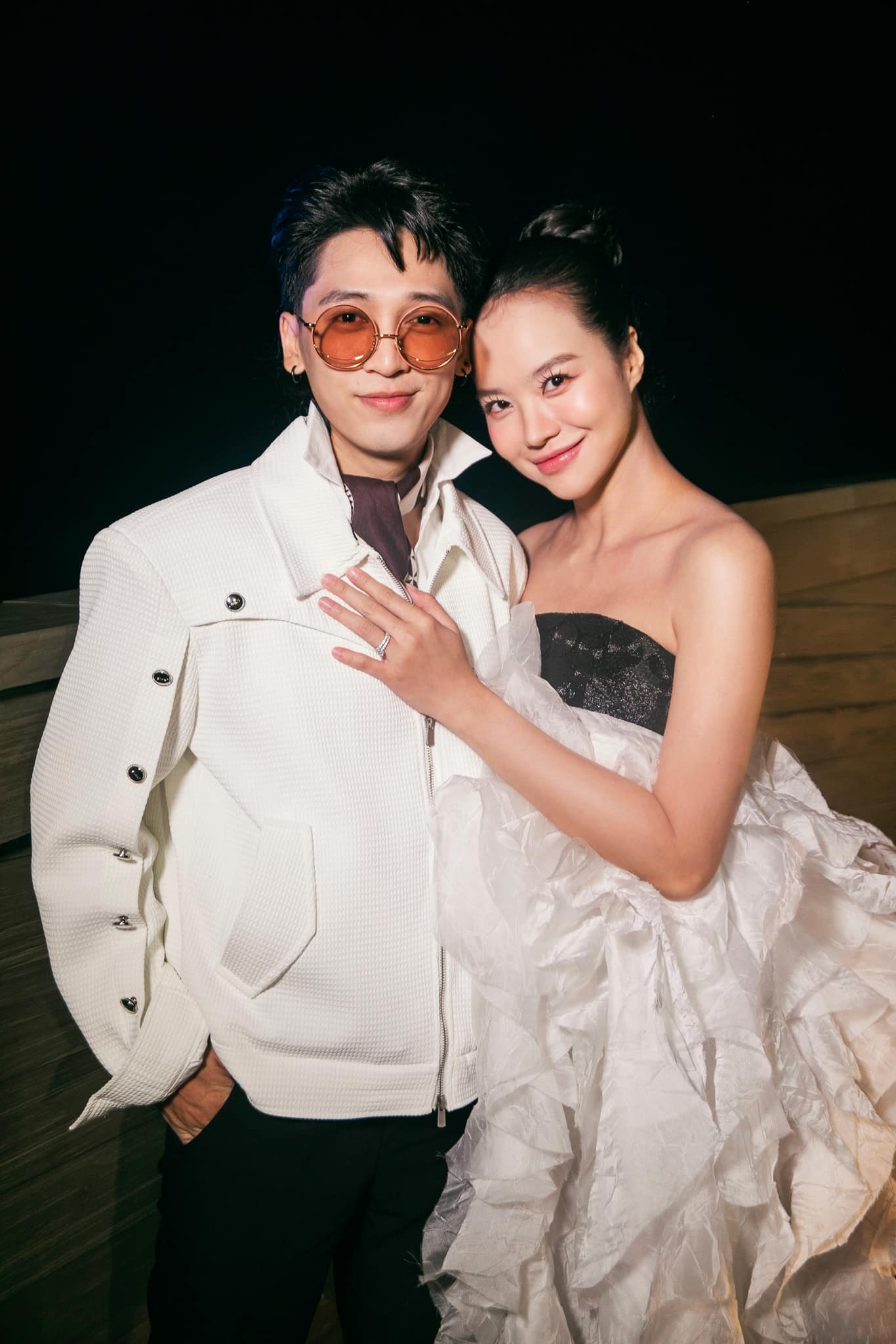 Nam ca sĩ Việt mặt mũi bầm dập vì xin vợ chơi pickleball, chuyện gì đây?- Ảnh 2.