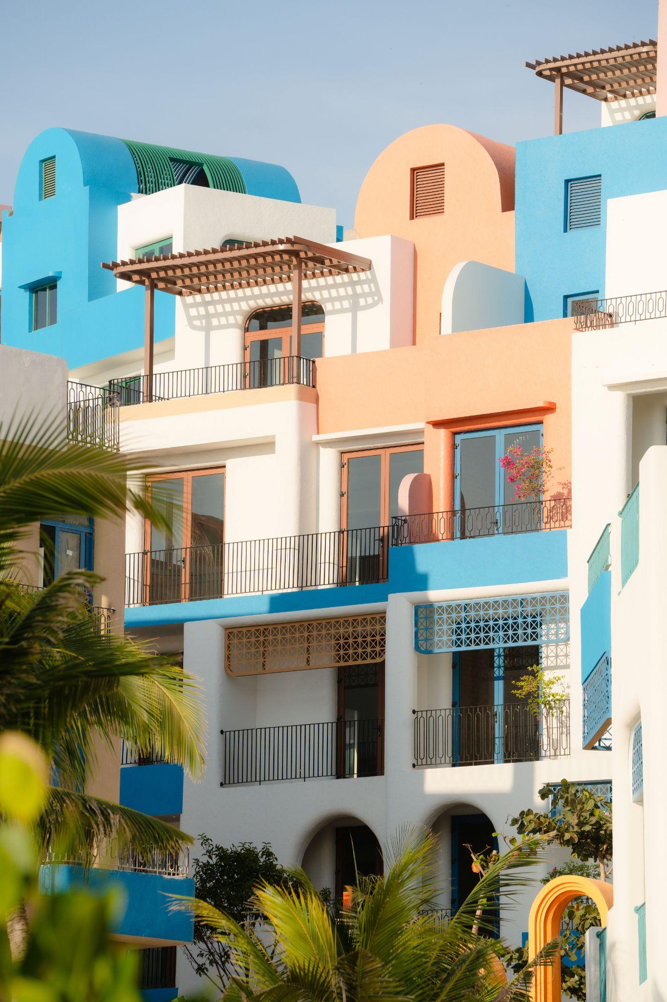 Một thị trấn với sắc trắng và màu trời đang gây sốt ở Phú Quốc- Ảnh 3.