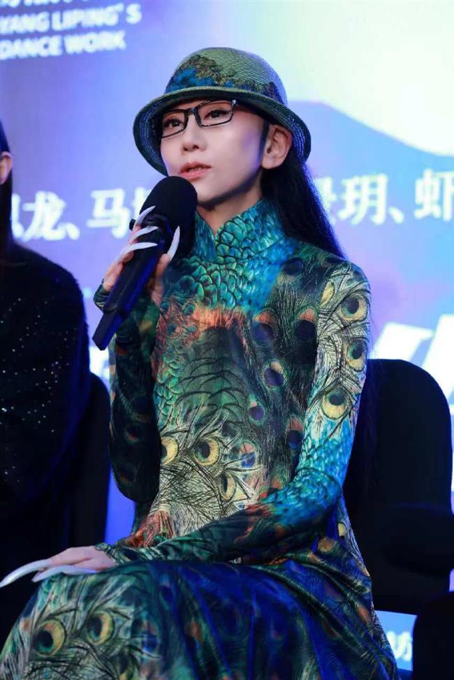 Lời nguyền để hóa “Công chúa Khổng Tước” của người phụ nữ U70 Dương Lệ Bình: Hai lần ly hôn, khước từ làm mẹ vì thánh đường nghệ thuật và nhan sắc không tuổi- Ảnh 7.