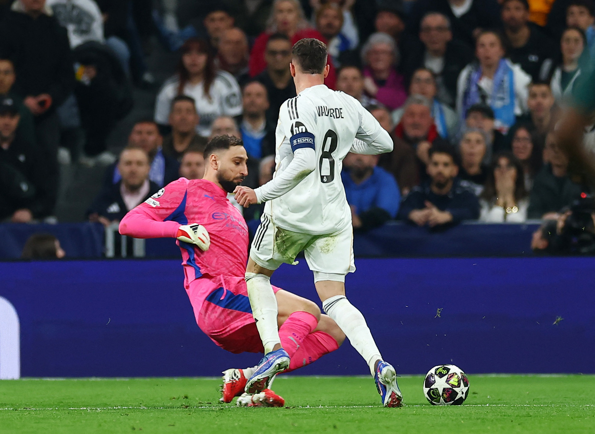 Man City thua tan nát Real Madrid vì dính 'bẫy' phản công, PSG đè bẹp Chelsea- Ảnh 2.