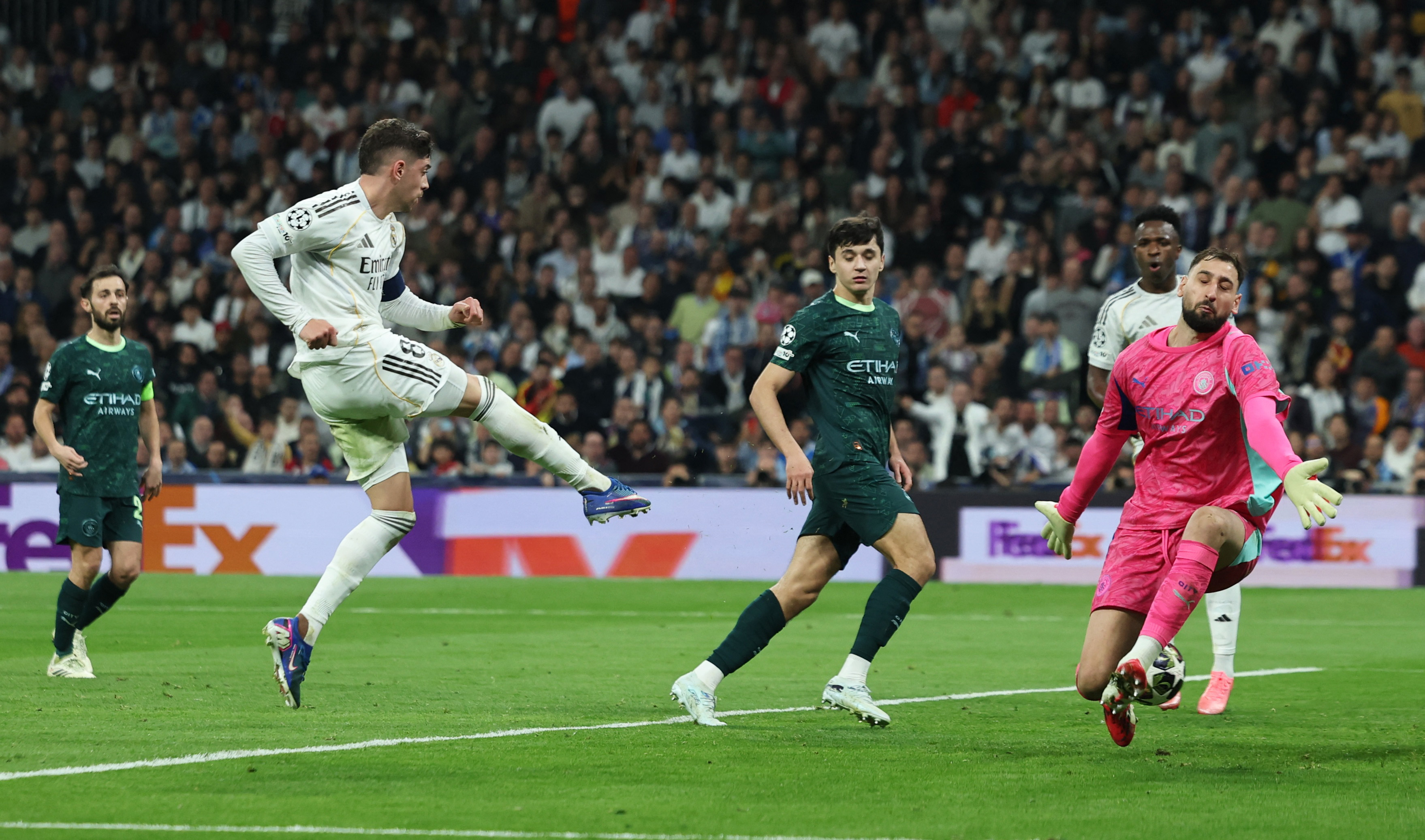 Man City thua tan nát Real Madrid vì dính 'bẫy' phản công, PSG đè bẹp Chelsea- Ảnh 3.