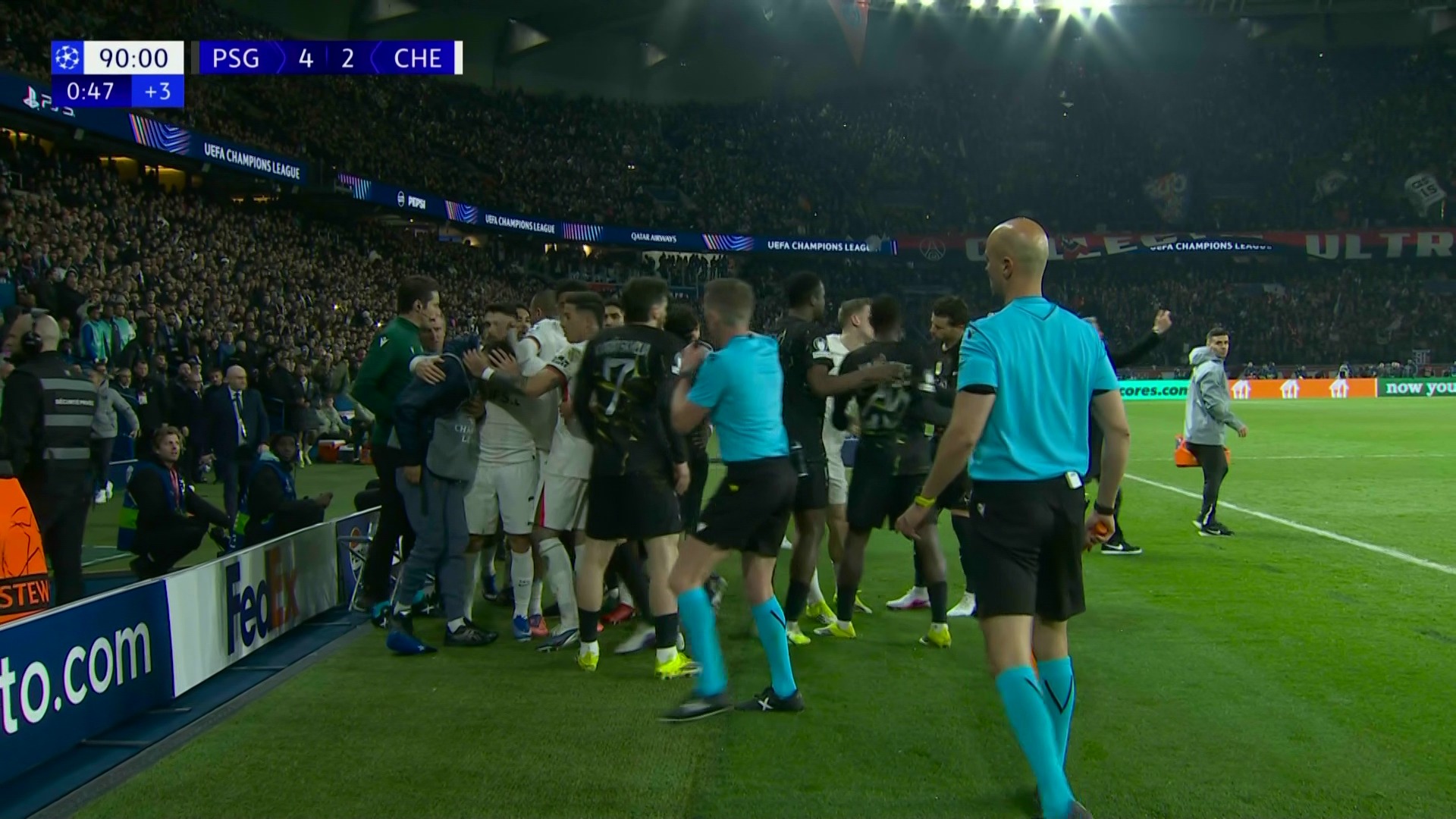 Cận cảnh pha “xấu chơi” của sao Chelsea ở Champions League - Ảnh 4.