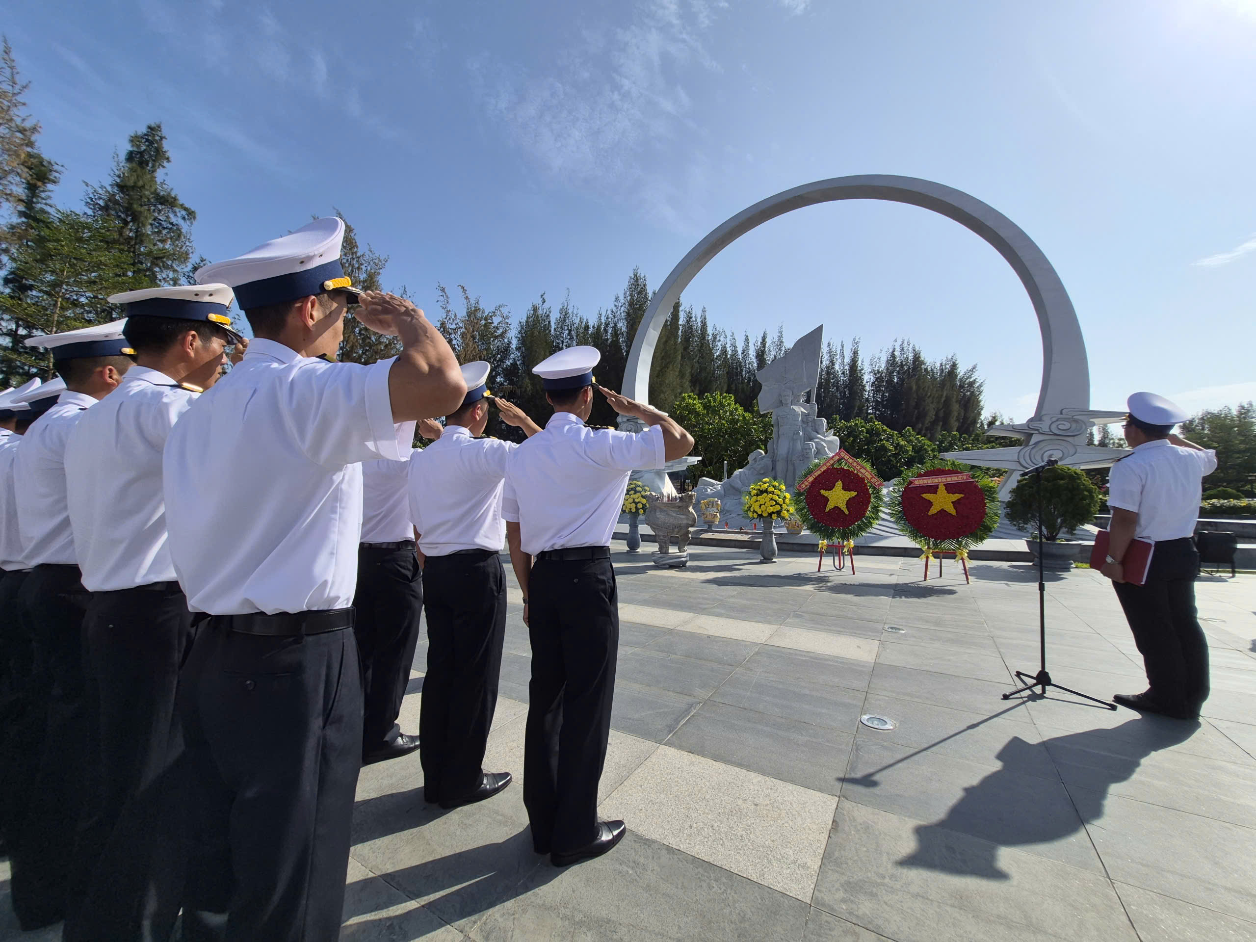 Cả nước hướng về Khu tưởng niệm chiến sĩ Gạc Ma - Ảnh 8.