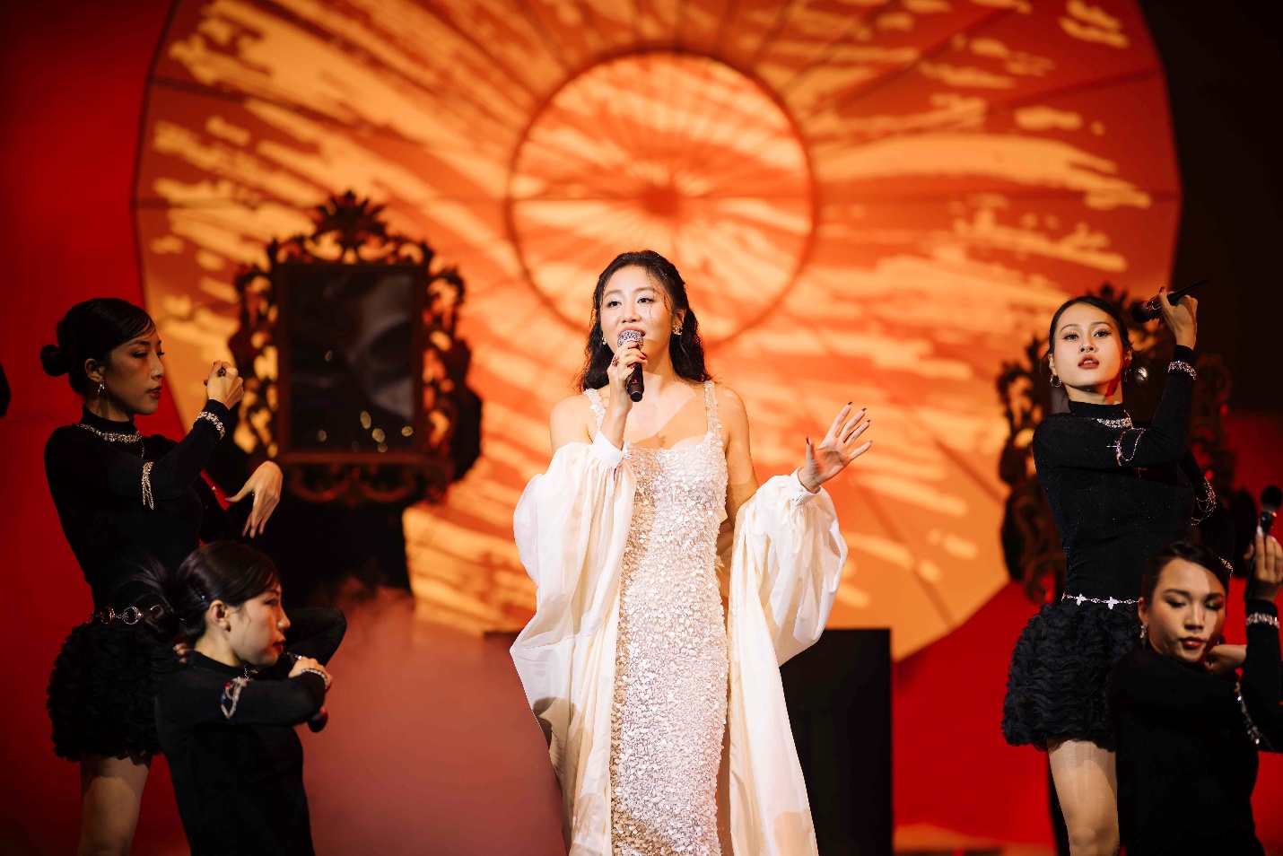 Lộ diện dàn sao khủng hội tụ tại concert của MSB!- Ảnh 2.