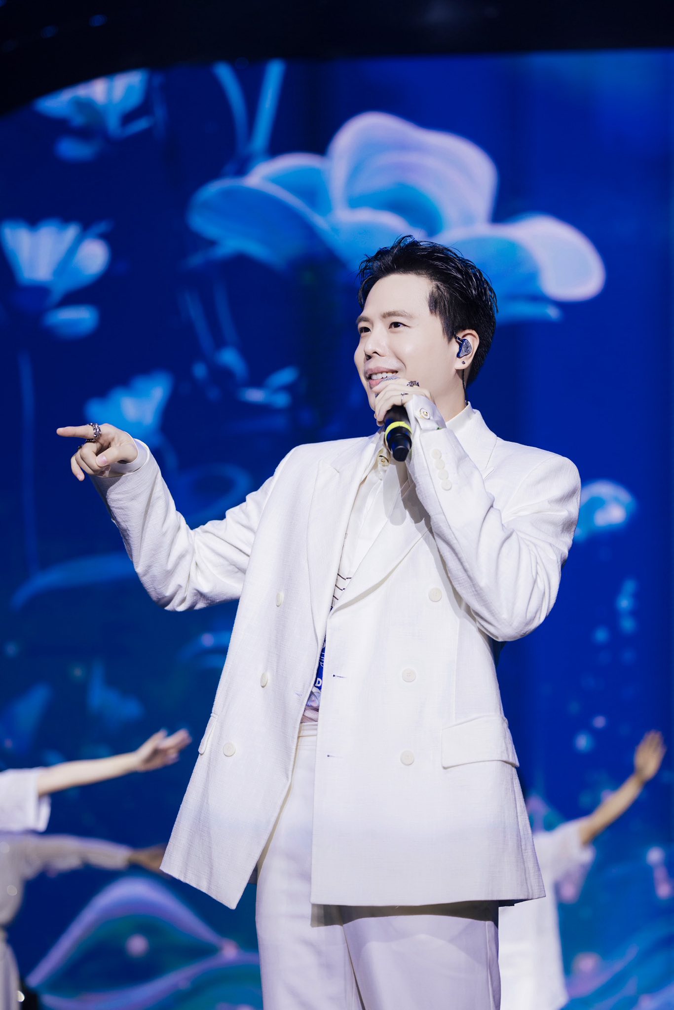 Bạn trai Hoa hậu Thanh Thủy: Sự nghiệp cả rổ hit đếm mãi không hết, giọng hát ảnh hưởng vì căn bệnh lạ- Ảnh 4.