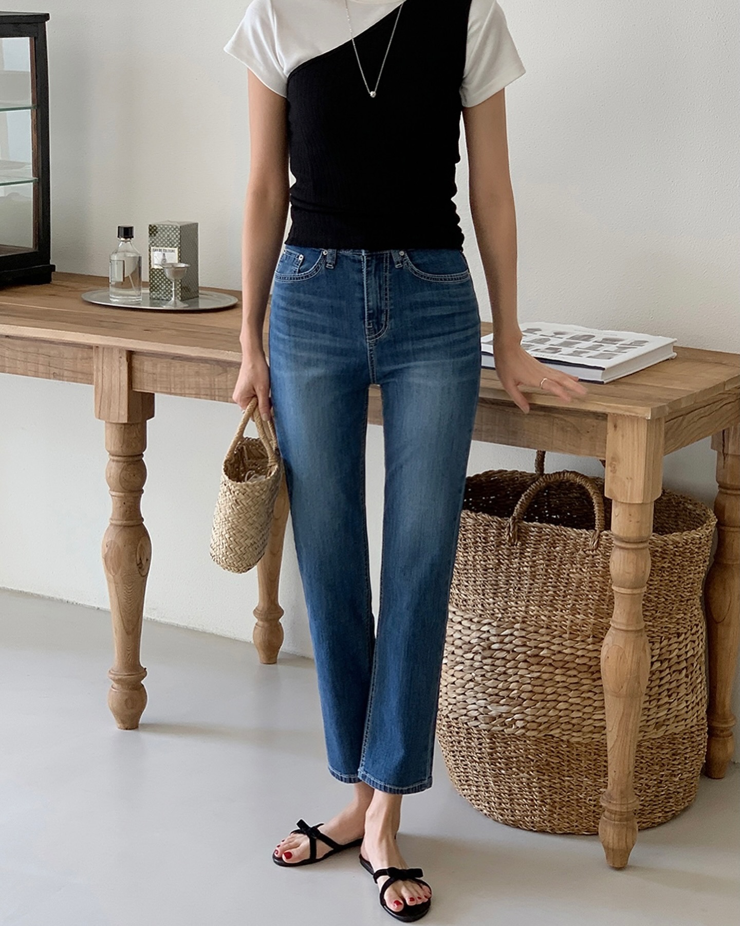 5 kiểu trang phục kết hợp một cách hoàn hảo với dép sandal- Ảnh 9.