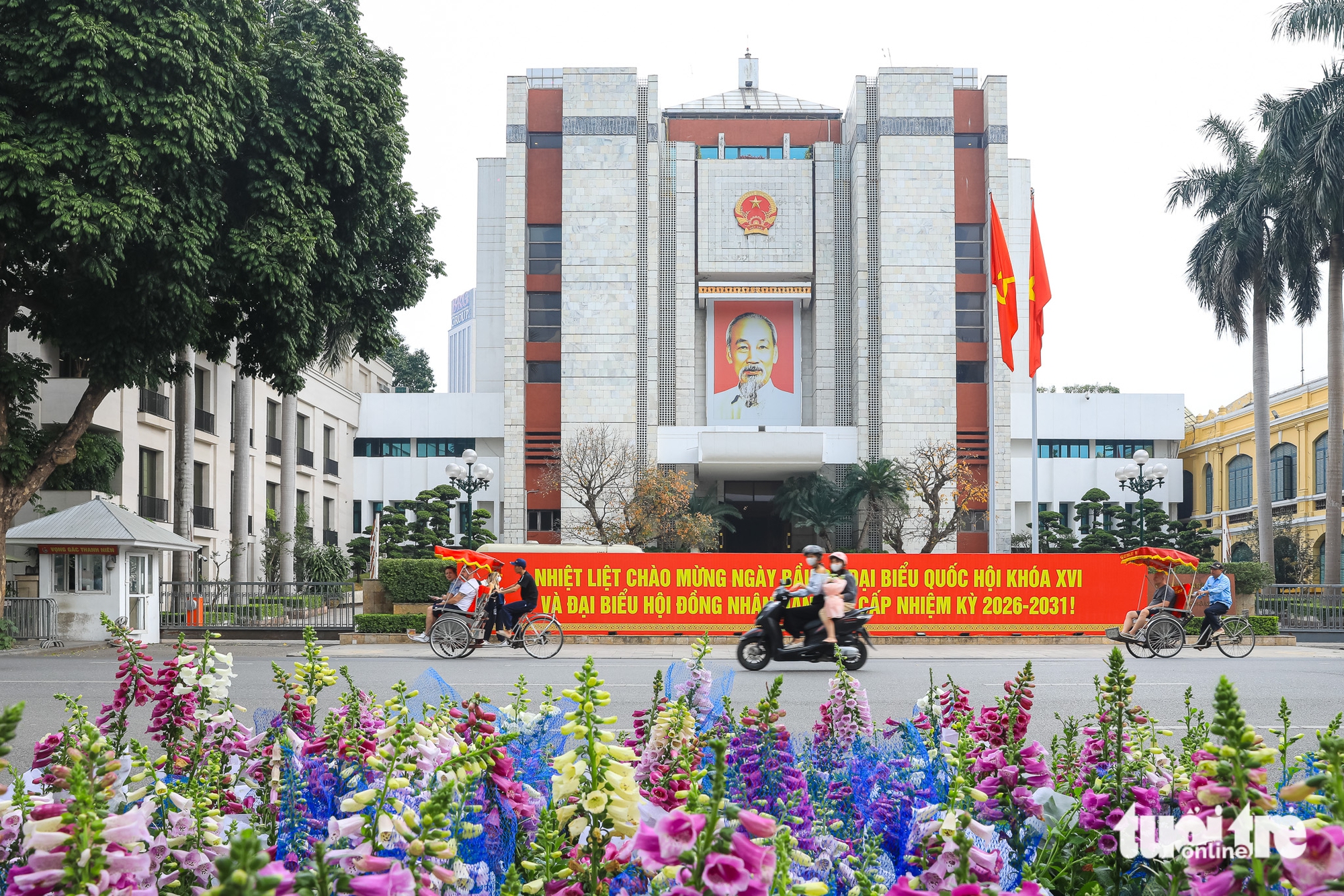 Hà Nội rực rỡ chào đón 'Ngày hội non sông' - Ảnh 9.