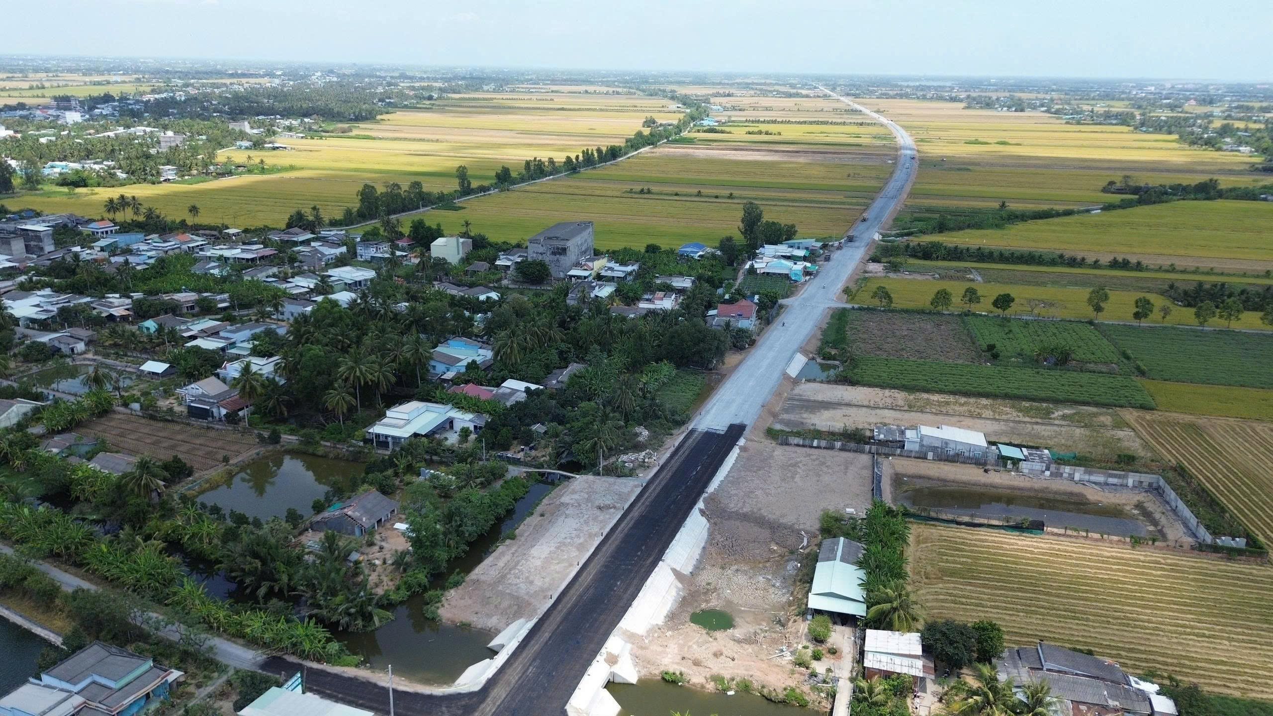 Đường hơn 2.400 tỉ kết nối Đồng Tháp với các tỉnh tăng tốc về đích- Ảnh 3.