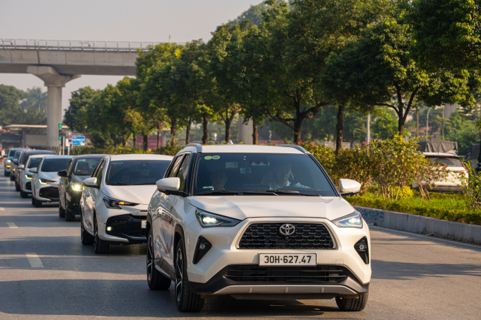 Yaris Cross trên đường phố. Ảnh: TMV