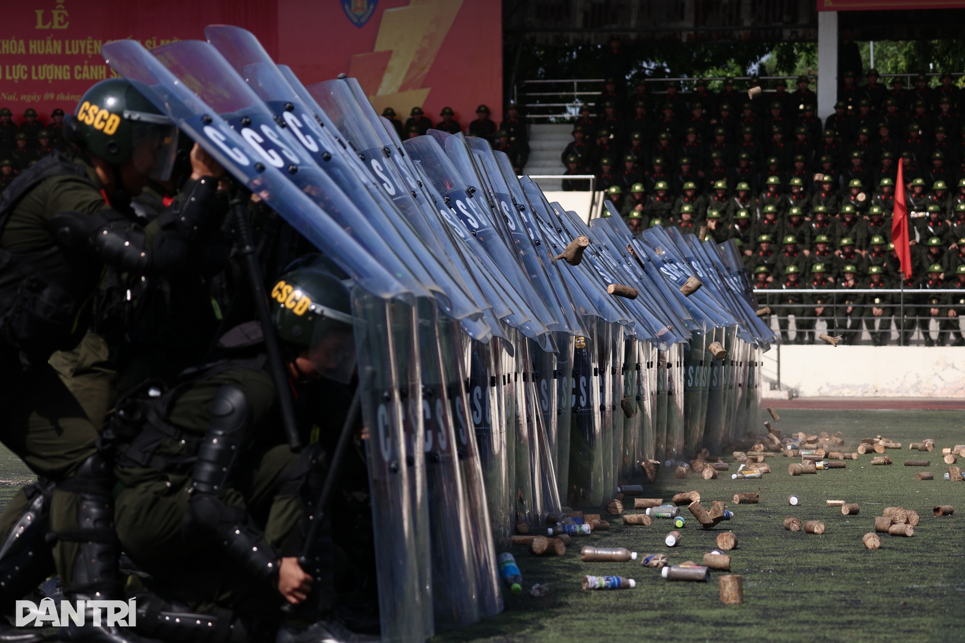 Mãn nhãn với màn diễn tập trấn áp bạo loạn của các học viên công an - 11