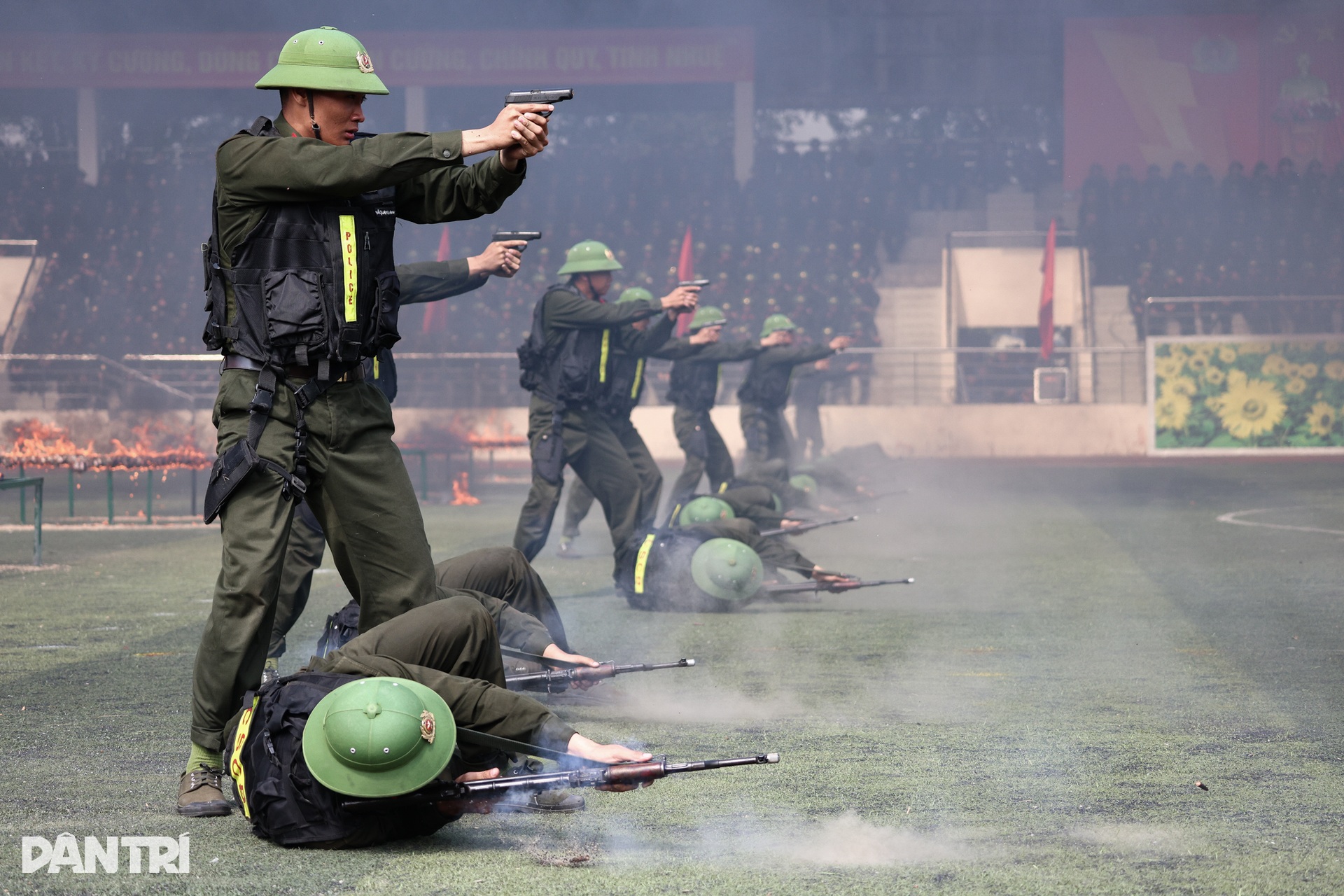 Mãn nhãn với màn diễn tập trấn áp bạo loạn của các học viên công an - 14
