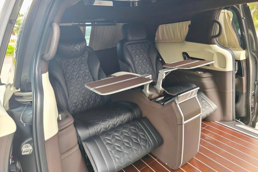 Kia Carnival Royal 4 năm tuổi được rao bán ngang giá xe sang - 3