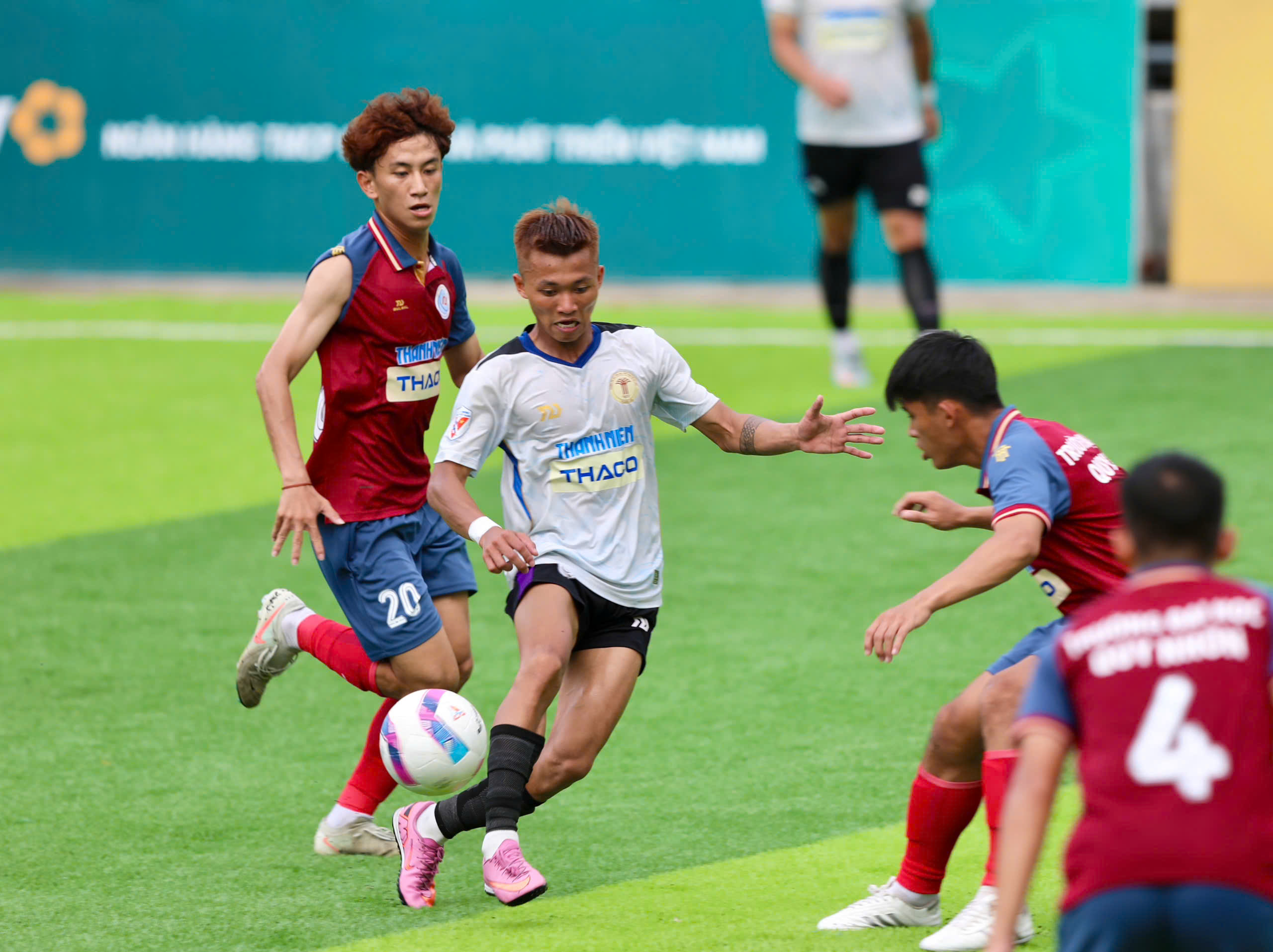 Đương kim vô địch thị uy sức mạnh bằng 'mưa' bàn thắng- Ảnh 2.