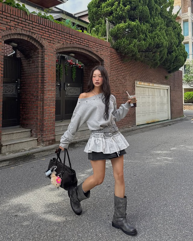 Cá nhân hóa phong cách thời trang với túi đính charm- Ảnh 8.