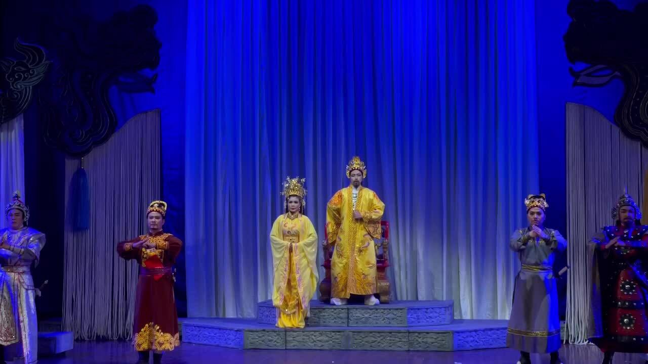 Trích vở cải lương 'Đế đô sóng cả'