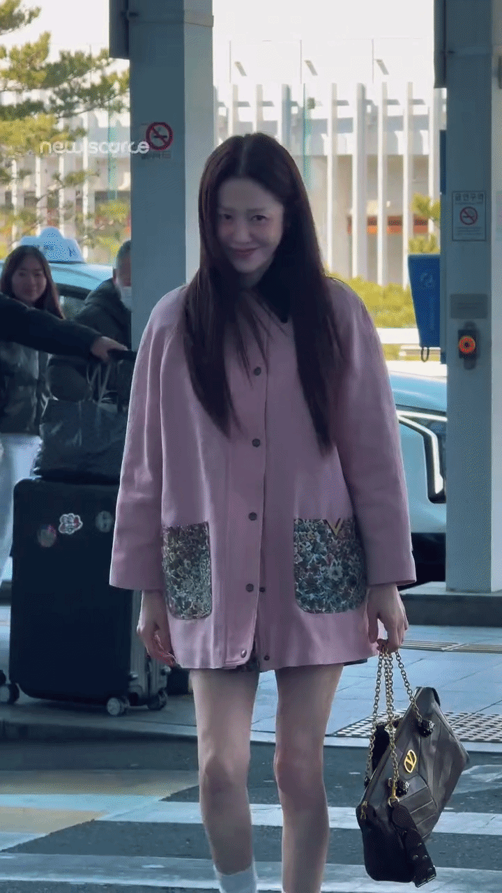 Nàng dâu hào môn nổi tiếng gây tranh cãi vì 55 tuổi mà níu kéo tuổi tác quá lố?- Ảnh 2.