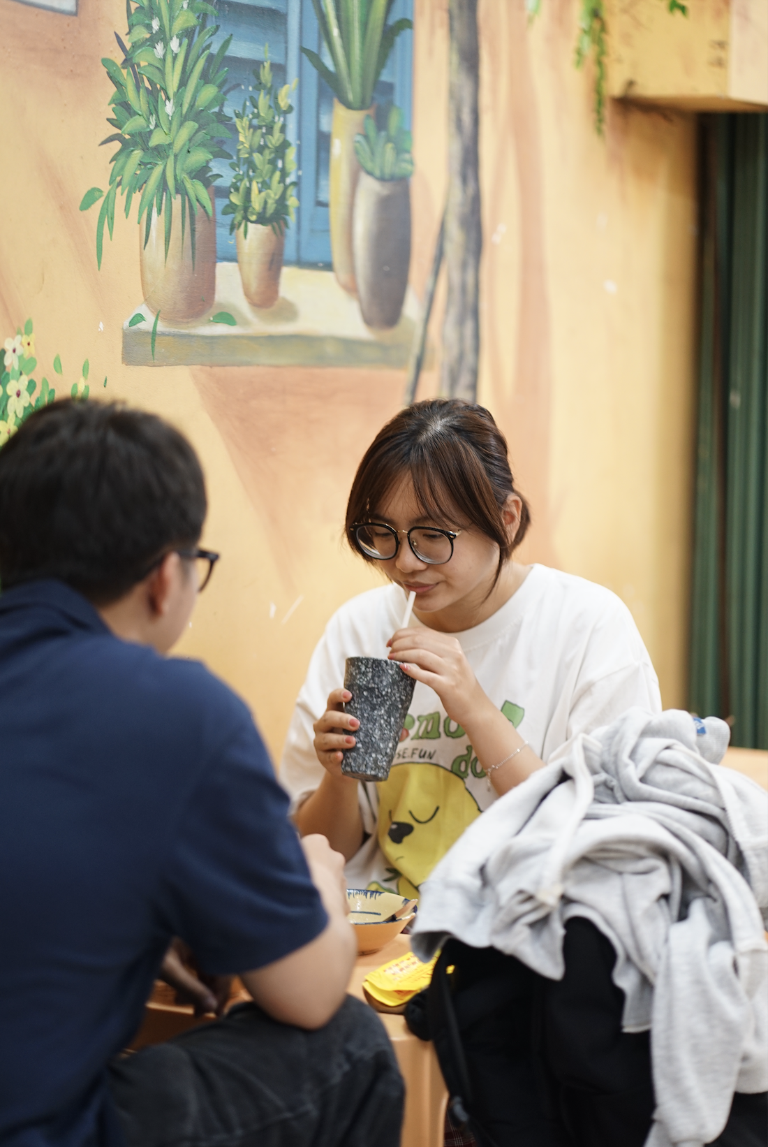 Sau 3 năm giữ giá, quán quen dán bảng tăng 2.000: 