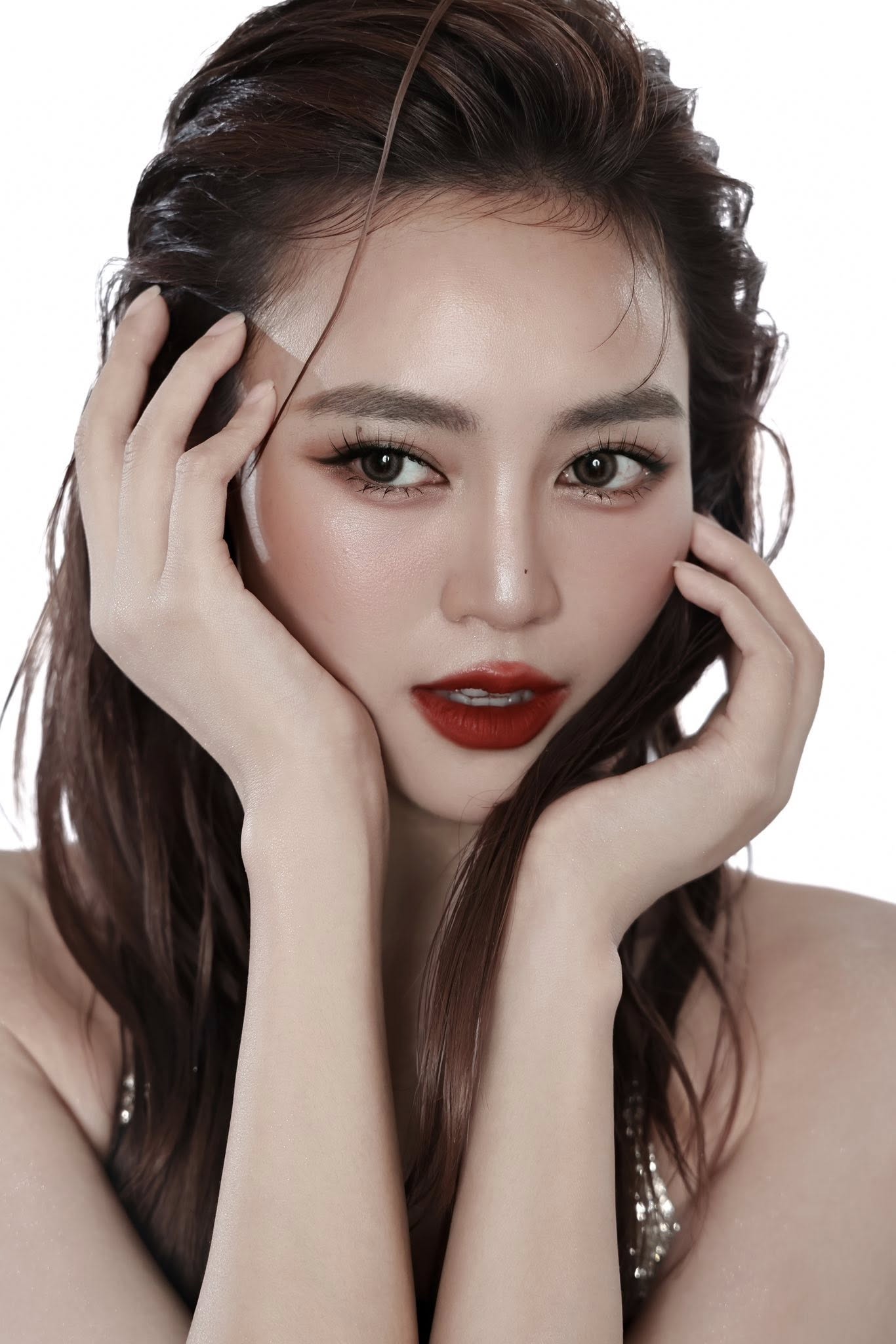 Mỹ nhân Việt được đề cử đẹp nhất thế giới 2026: 33 tuổi debut nhóm nhạc nữ, xinh đẹp khí chất mà vẫn độc thân- Ảnh 5.