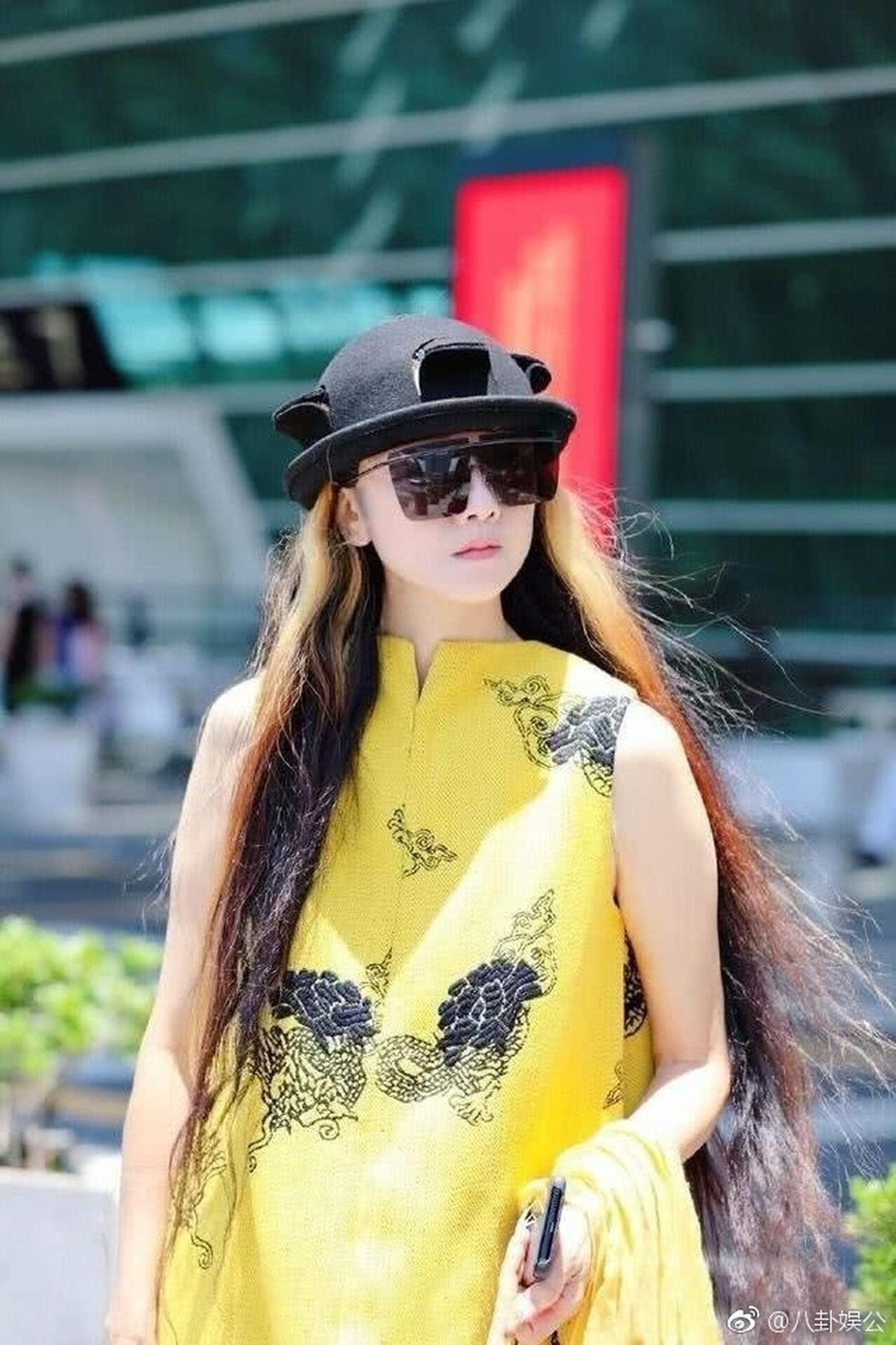 Ngoại hình như thiếu nữ của khổng tước Dương Lệ Bình ở tuổi U70 - 14