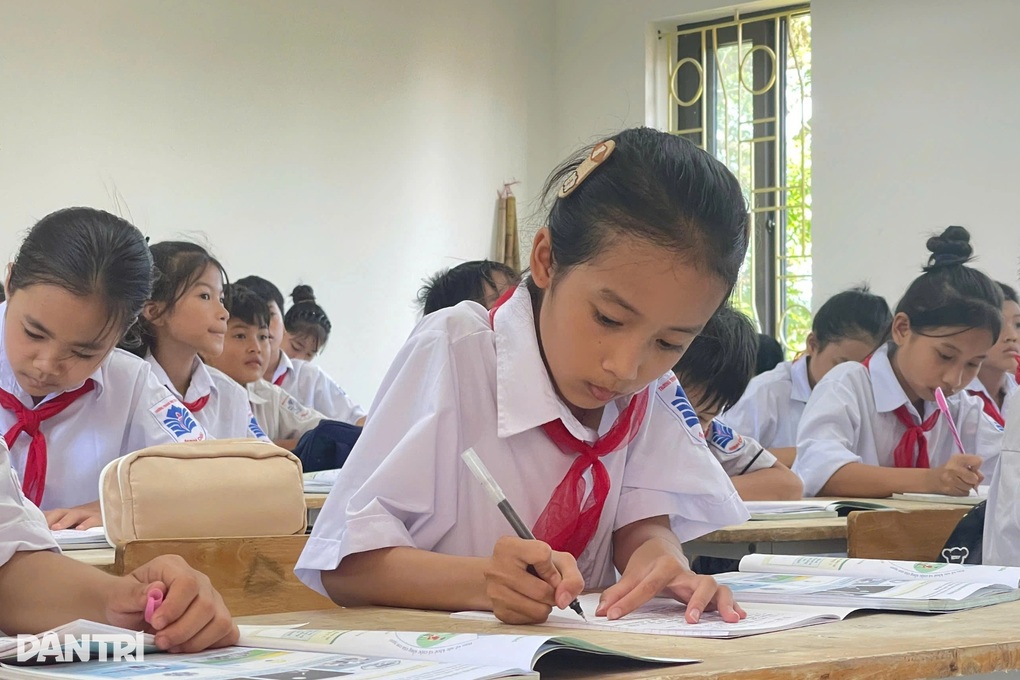 Hà Nội “chốt” bỏ 12 khu vực tuyển sinh, không yêu cầu hộ khẩu - 2