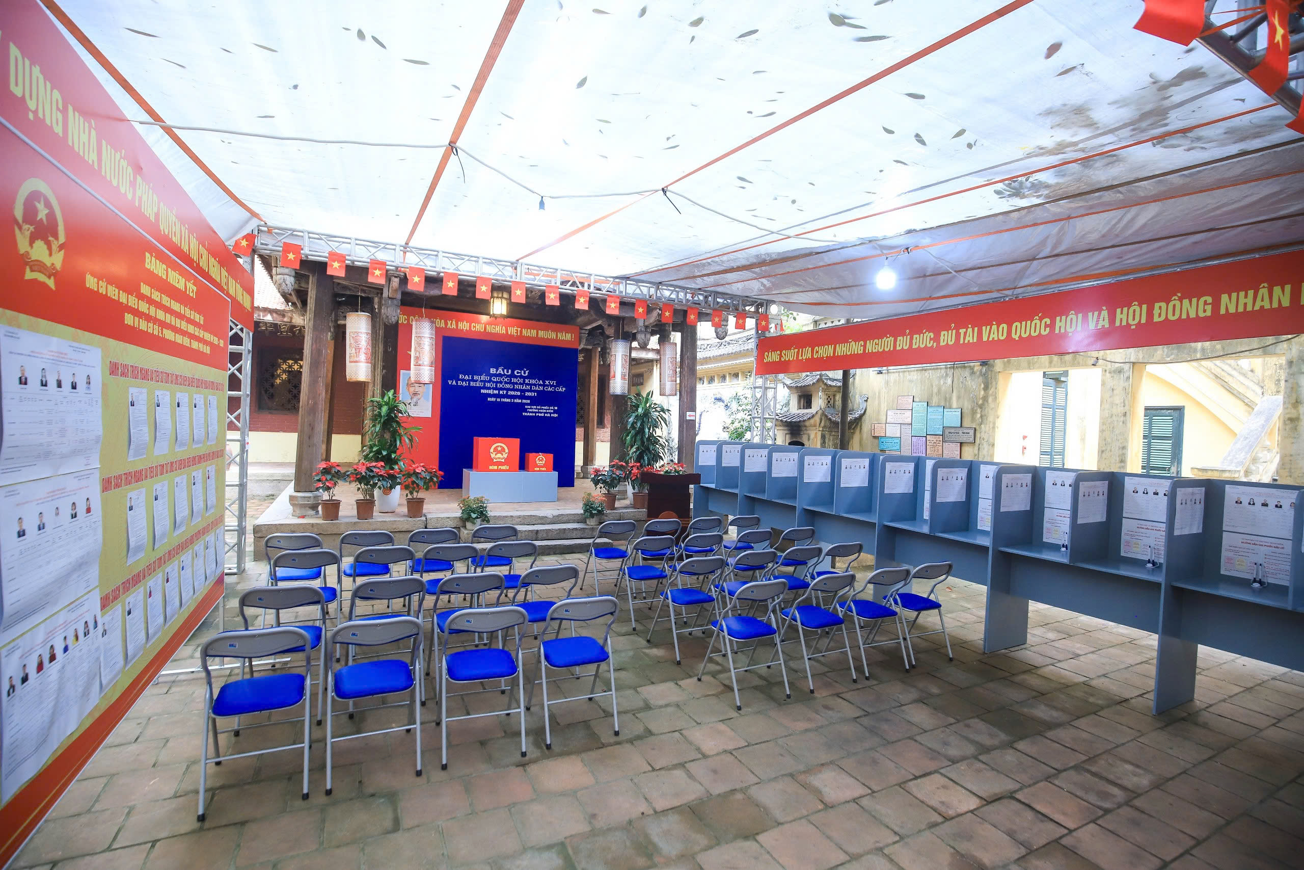 Không khí chuẩn bị bầu cử Quốc hội 2026 tại Hà Nội rộn ràng và sôi động - Ảnh 6.