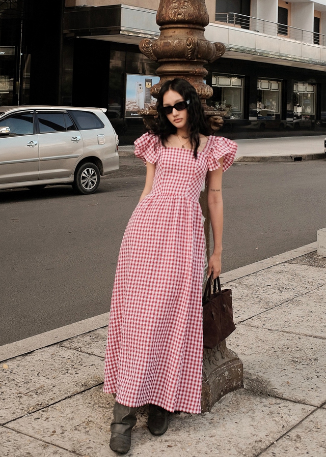 Thời trang hè 2026 không thể thiếu váy maxi - Ảnh 2.