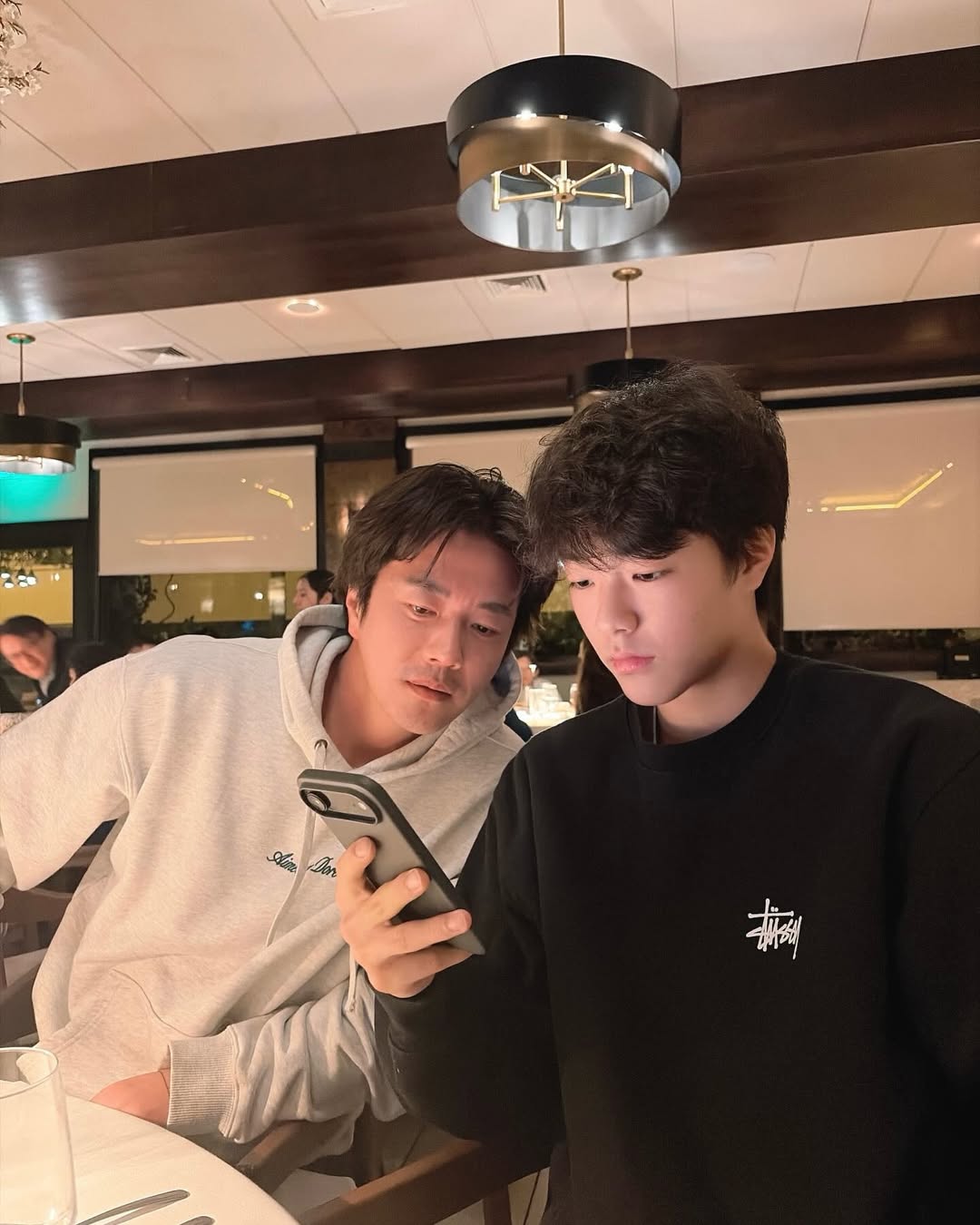 Con trai 17 tuổi cao 1m82 của Kwon Sang Woo và Á hậu dâu hụt Samsung gây sốt MXH- Ảnh 3.