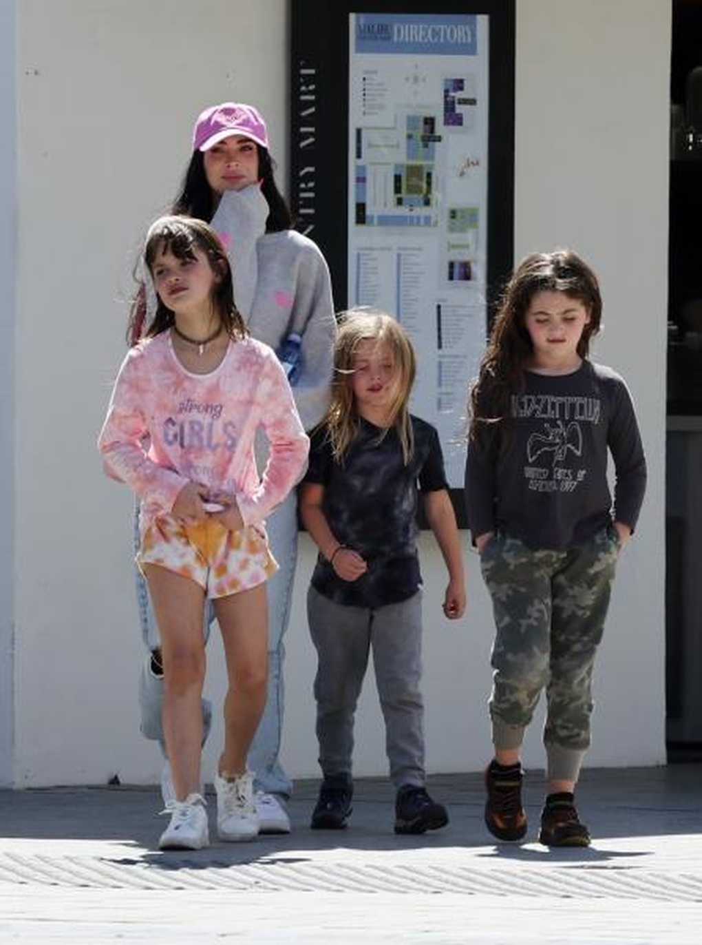 Đường cong rực lửa của “bom sex” Megan Fox - 4