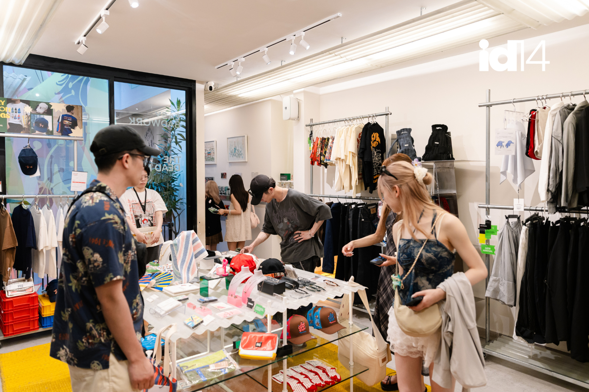 “Bán quà lưu niệm mà khách chốt đơn hàng chục triệu” - Bên trong hệ sinh thái 150 nghệ sĩ Việt của OHQUAO và tham vọng vươn ra quốc tế- Ảnh 15.