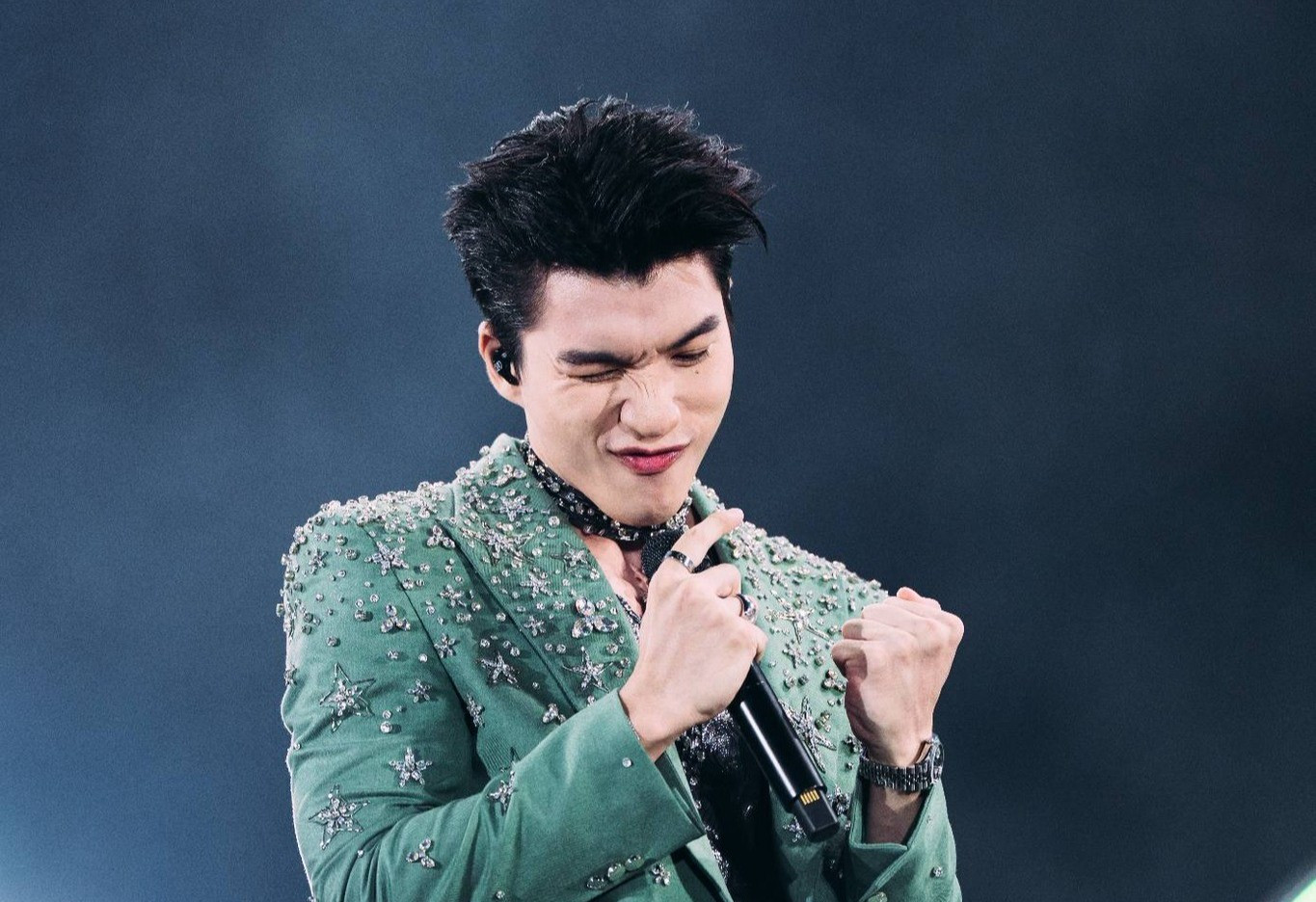 HIEUTHUHAI toan tính điều gì?- Ảnh 6.