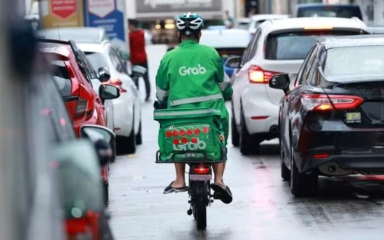 Buồn của nghề shipper: Làm 6 năm vẫn ngại mặc đồng phục vì sợ miệt thị, bị coi như vô hình dù giao 120 đơn/ngày- Ảnh 2.