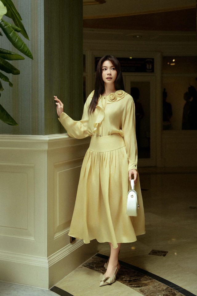 Hóa nàng thơ cùng váy đính hoa 3D đầy sức sống- Ảnh 2.