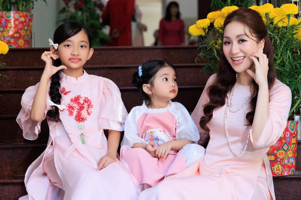 Giờ mới biết Lisa nhà Khánh Thi - Phan Hiển xinh như 